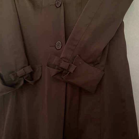 Classic and Elegant CK Trench Coat - Picture 4 of 5
